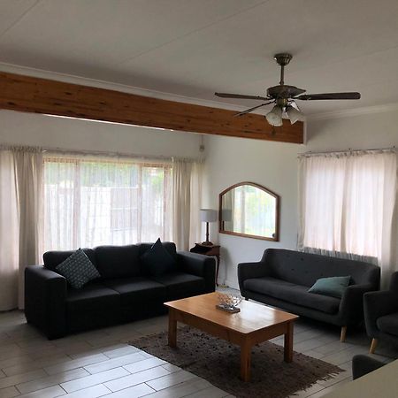 Danville Forest Guest House & Apartments Дурбан Экстерьер фото