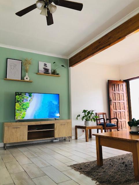Danville Forest Guest House & Apartments Дурбан Экстерьер фото
